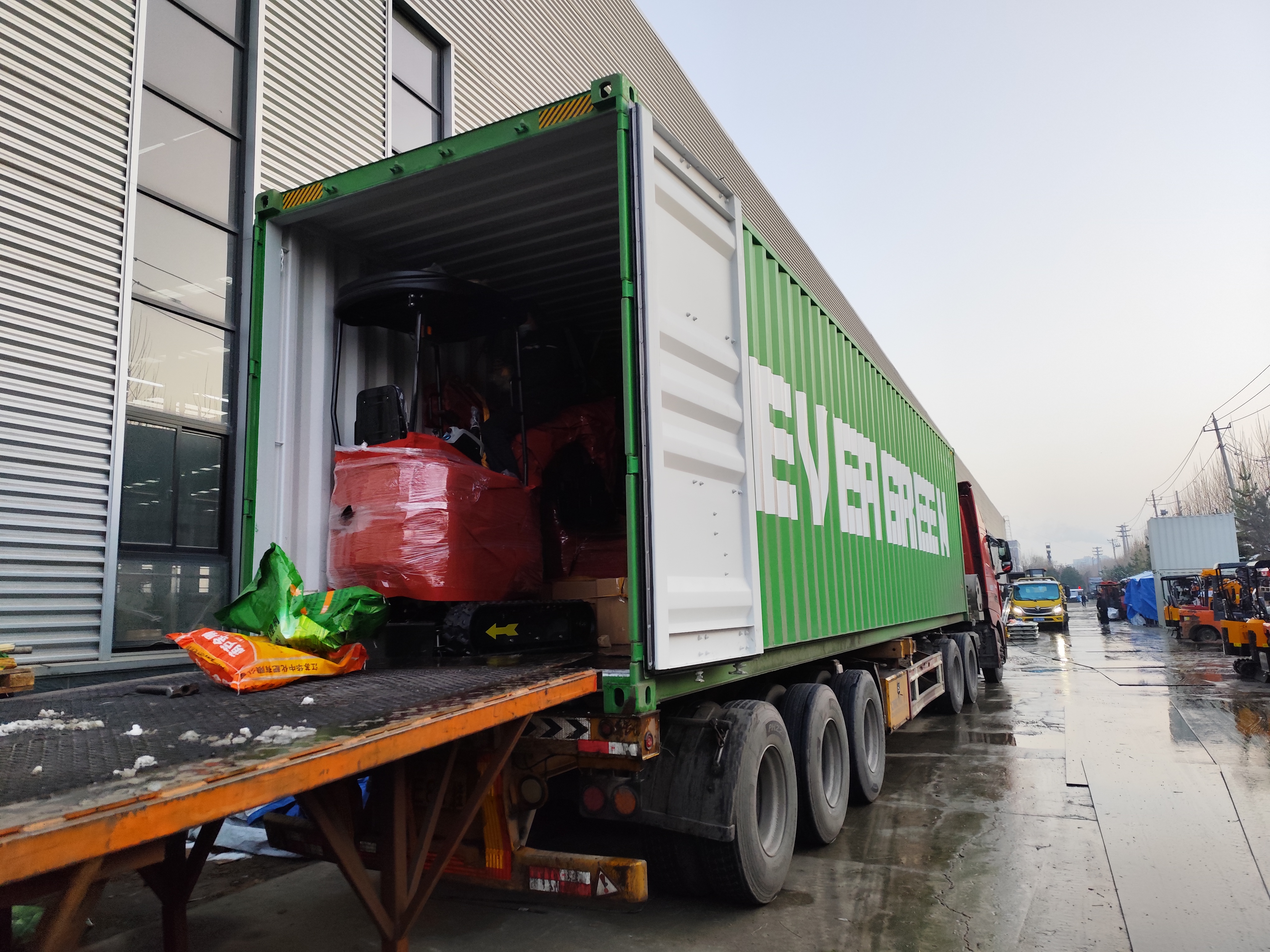 Производња мини багера за француски купац је завршена и испоручена